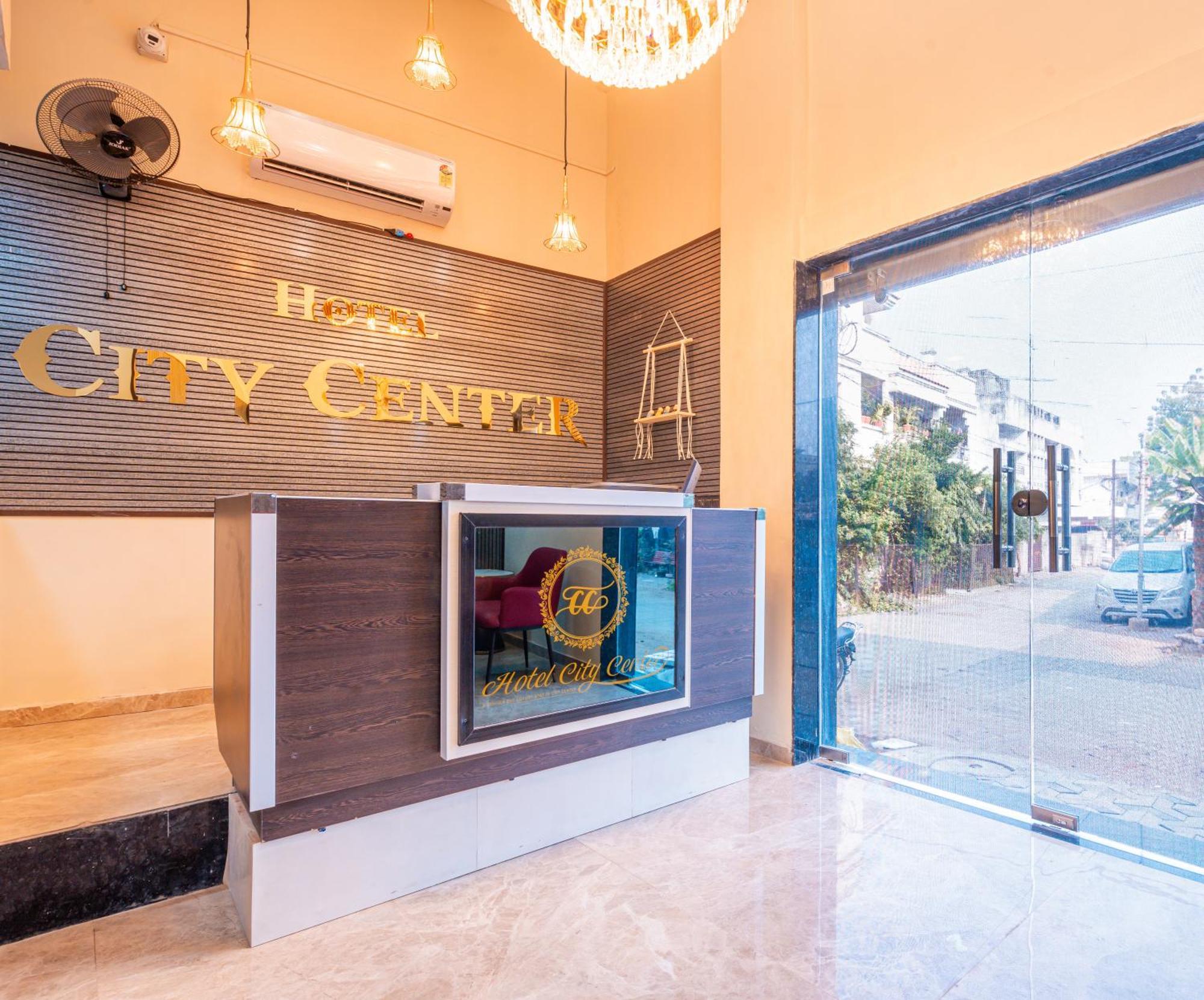 Treebo City Center Sakardarā エクステリア 写真